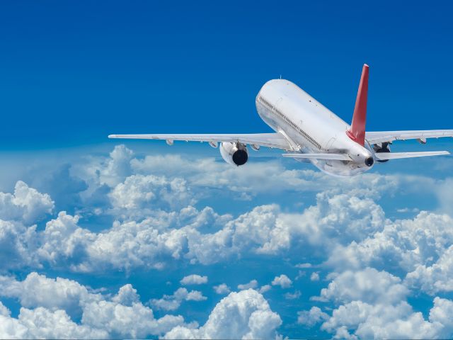 Aereo di linea in volo