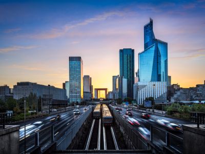 Vista del quartiere finanziario parigino "La Défense"
