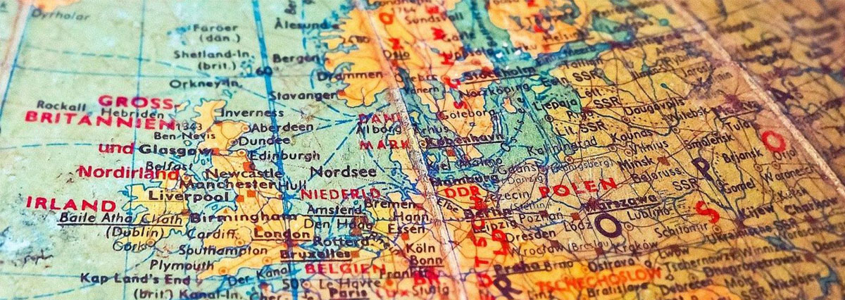 Country-risk-atlas-illustration-globe-map